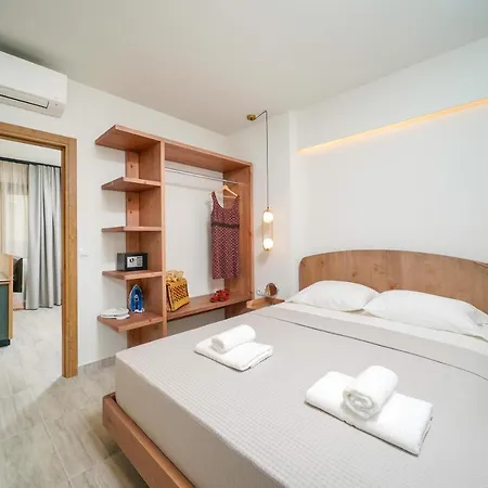 Aparthotel Oikies Doreta *